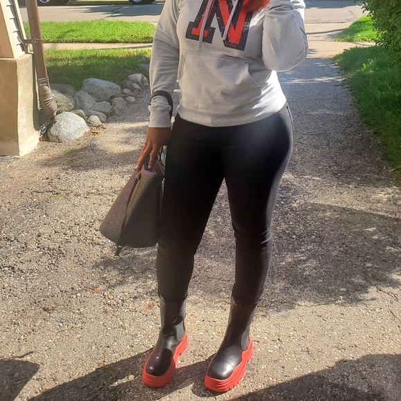 Boots - Picture 6 of 6